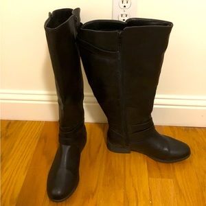 AMERICAN EAGLE calf length black boots with buckles, zip up. Wide leg.